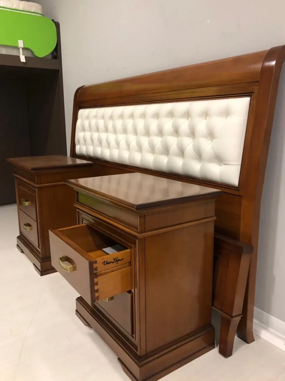 Camera da letto Gran dama Devina nais in legno scontata