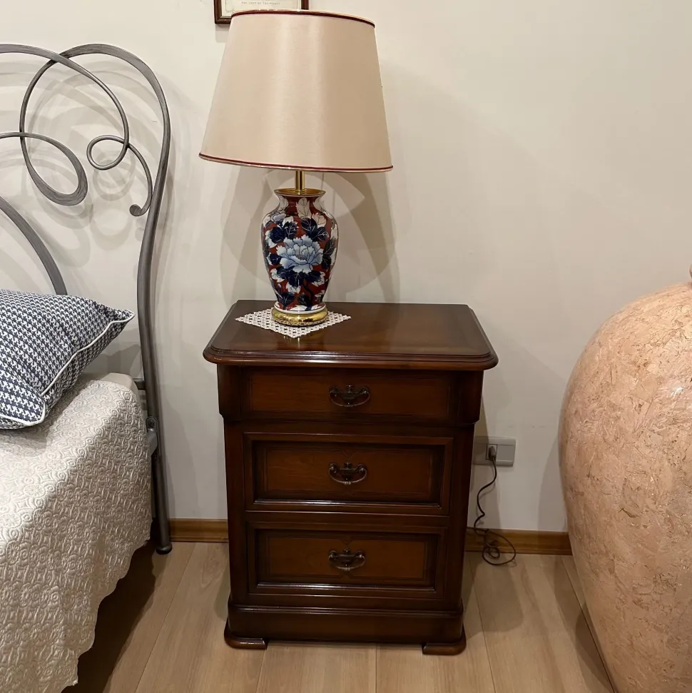 Camera da letto Gruerien Artigianale in legno in Offerta Outlet