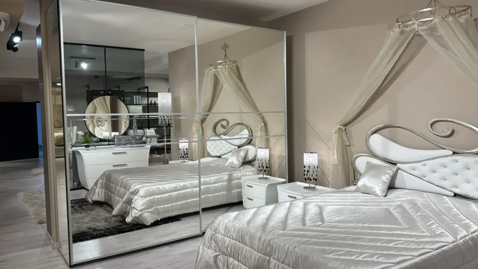 Camera da letto Mirror Artigianale in laccato opaco in Offerta Outlet