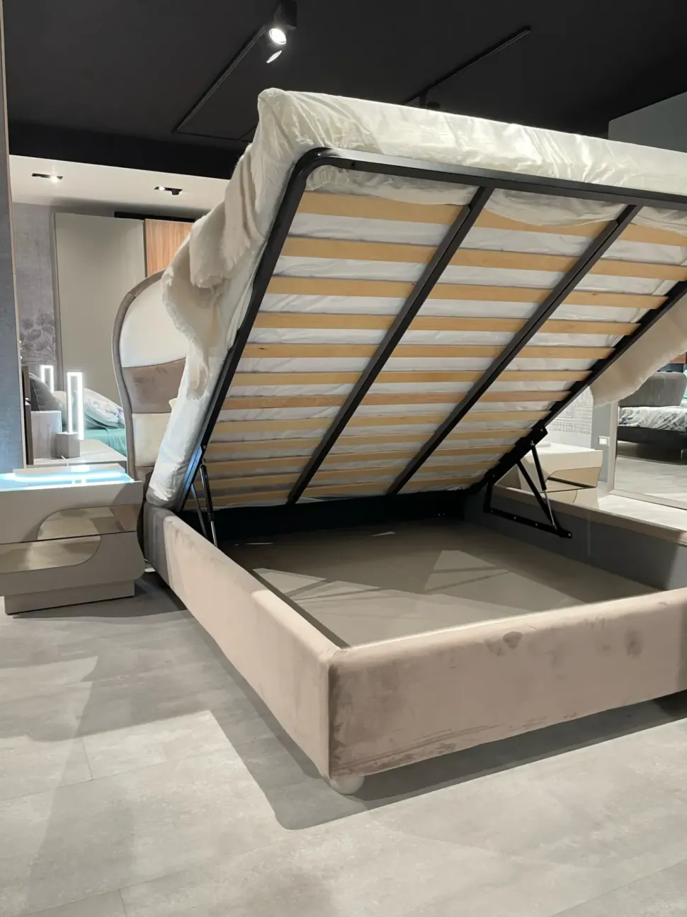 Camera da letto Mobilpiu Camera gaia a prezzo scontato in laccato opaco