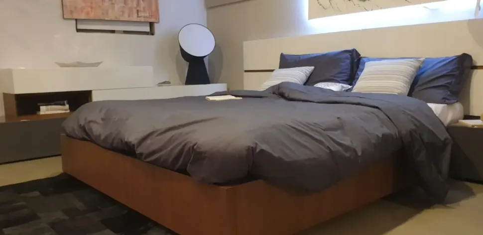 Camera da letto People Pianca in legno a prezzo Outlet