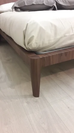 Camera da letto People Pianca in laccato opaco a prezzo Outlet. Un design moderno ed elegante per arredare la tua casa.