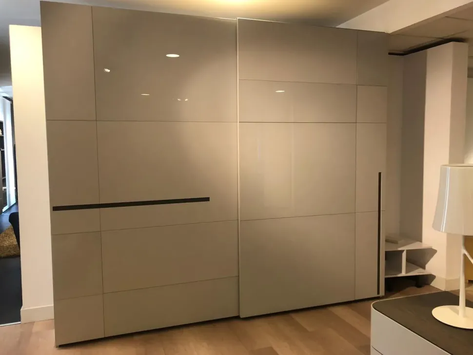 Camera da letto Prestige Voltan in laccato opaco a prezzo scontato