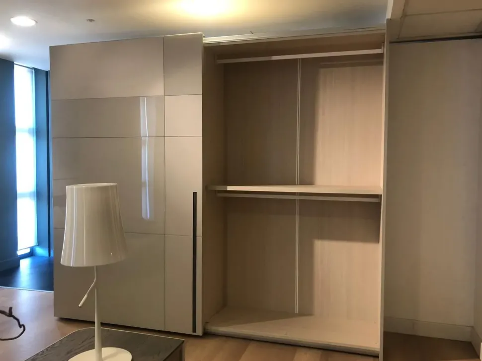 Camera da letto Prestige Voltan in laccato opaco a prezzo scontato