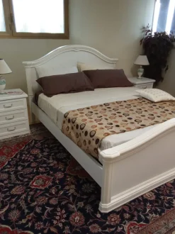 Camera da letto Villanova Jo notte a prezzo scontato in laminato