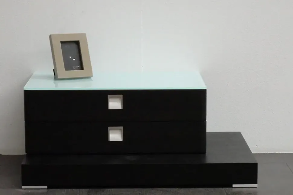 Camera Distribuzione Grandi Marchi Comodino tesera a 2 cassetti su panca scontato del -50 %