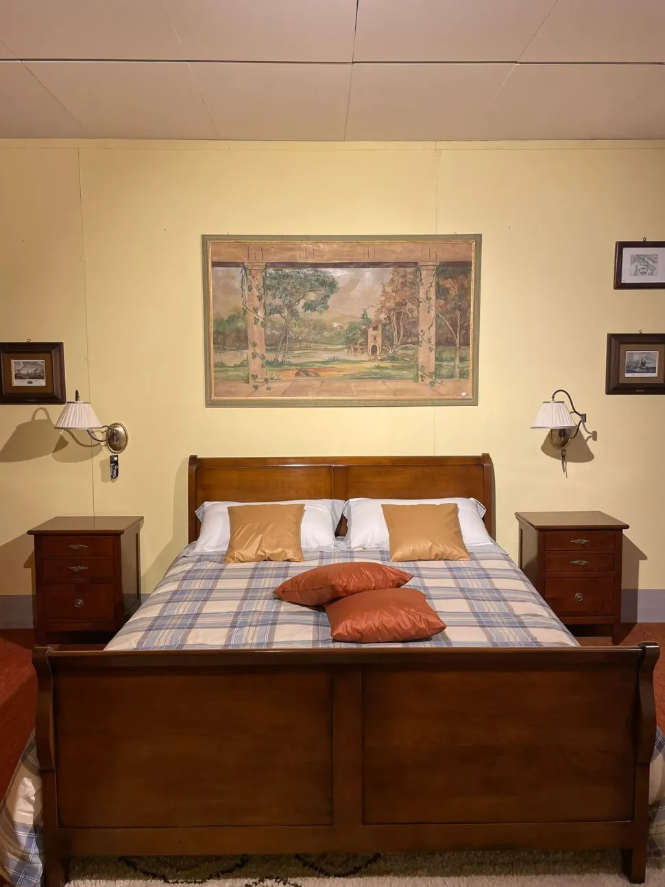 Camera Marchetti in ciliegio Massello a prezzo scontato!