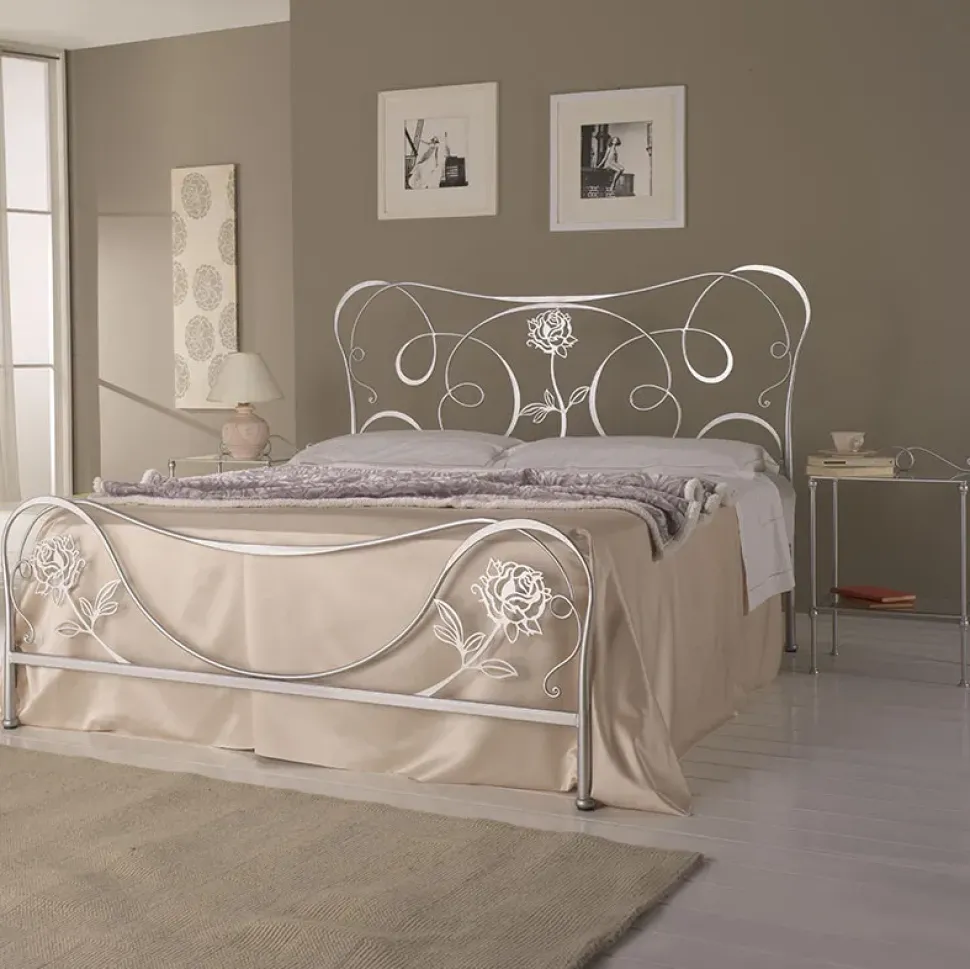 Camera Regina in ferro battuto scontato del -30 %