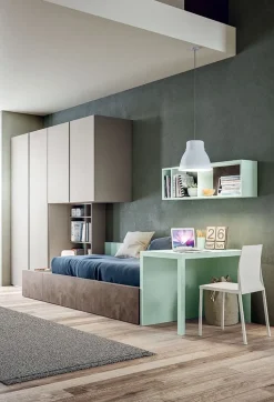 Cameretta Cameretta con scrivania a penisola  Clever con letto a terra a prezzo Outlet