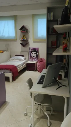 Cameretta Clever Clever con letto a terra scontata