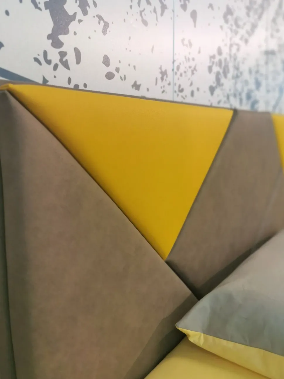 Cameretta in laccato opaco Young Moretti compact scontata a PREZZI OUTLET