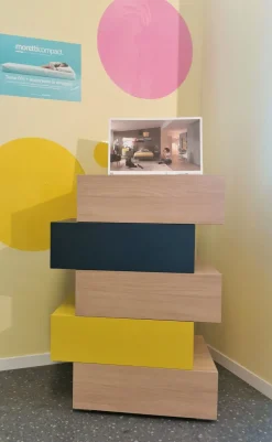 Cameretta in laccato opaco Young Moretti compact scontata a PREZZI OUTLET