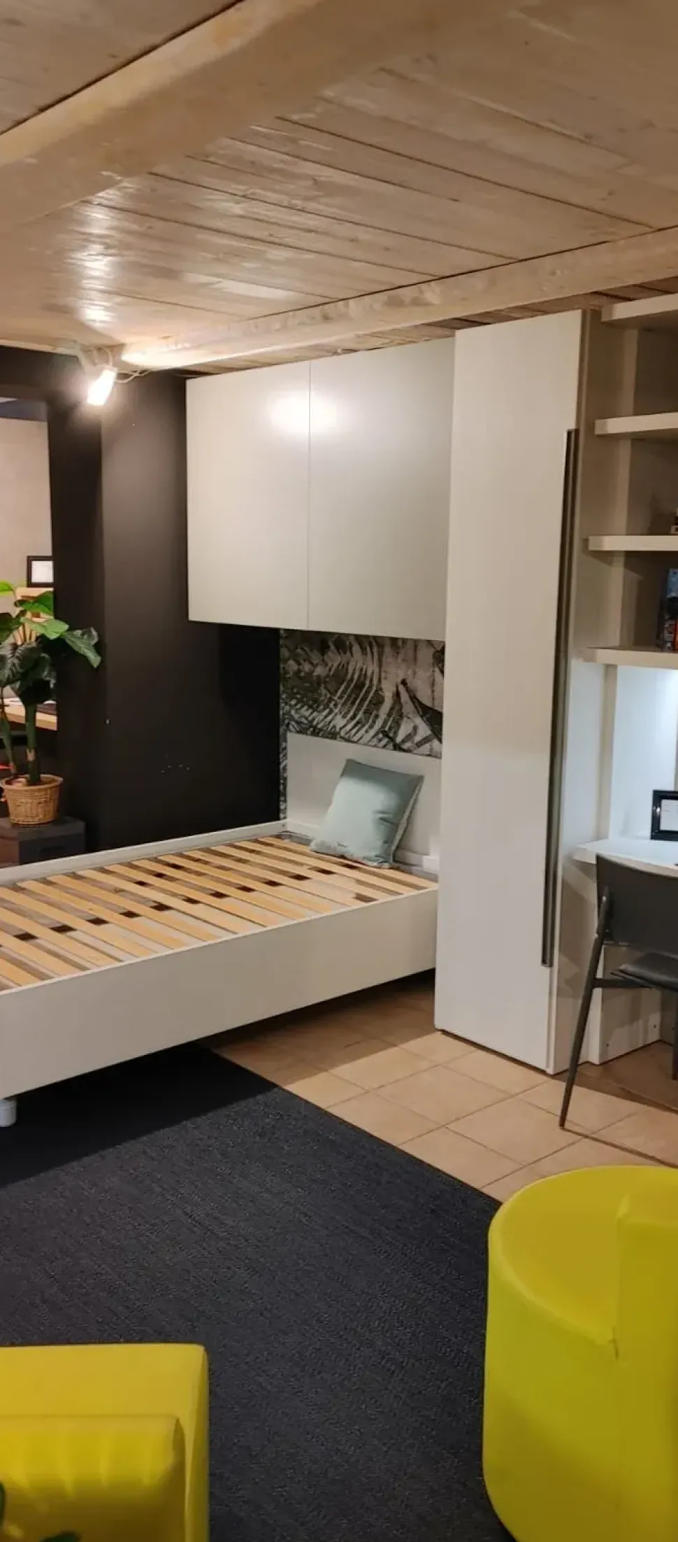 Cameretta in laminato materico Cameretta letto 1p 1/2 moretti compact Moretti compact scontata a PREZZI OUTLET