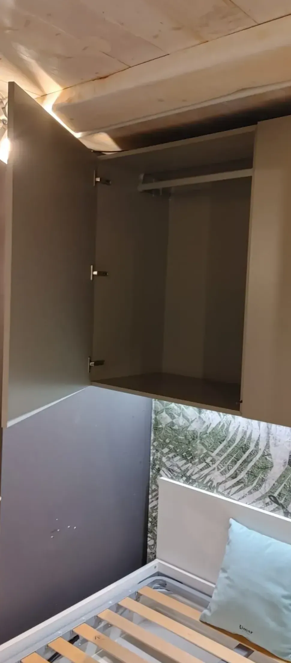 Cameretta in laminato materico Cameretta letto 1p 1/2 moretti compact Moretti compact scontata a PREZZI OUTLET