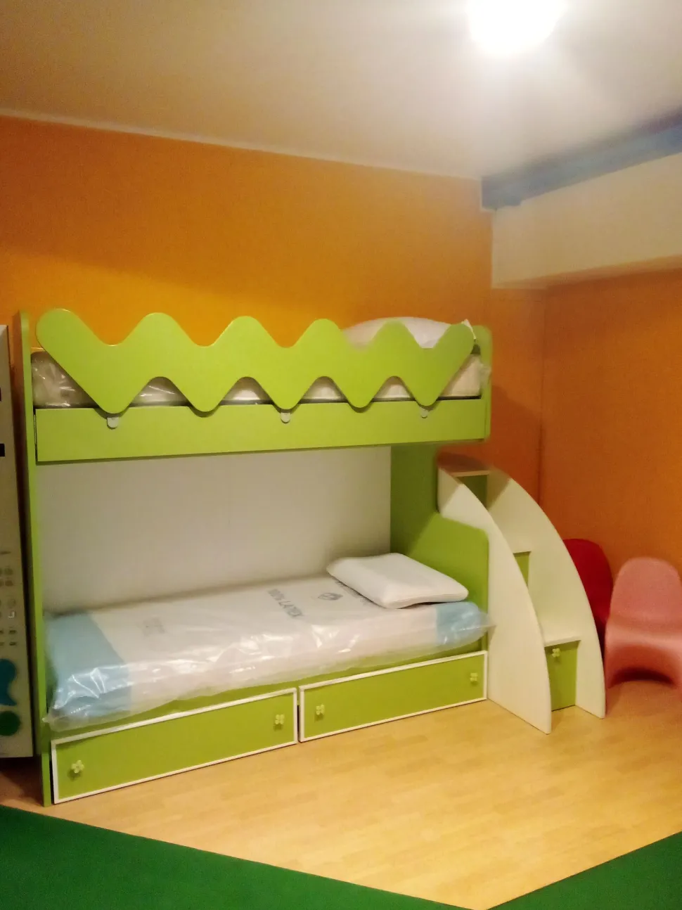 Cameretta in laminato opaco Letto a castello Colombini casa scontata a PREZZI OUTLET