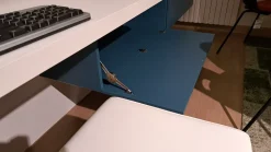 Cameretta in laminato opaco Scrivania attrezzata moretti Moretti compact scontata a PREZZI OUTLET