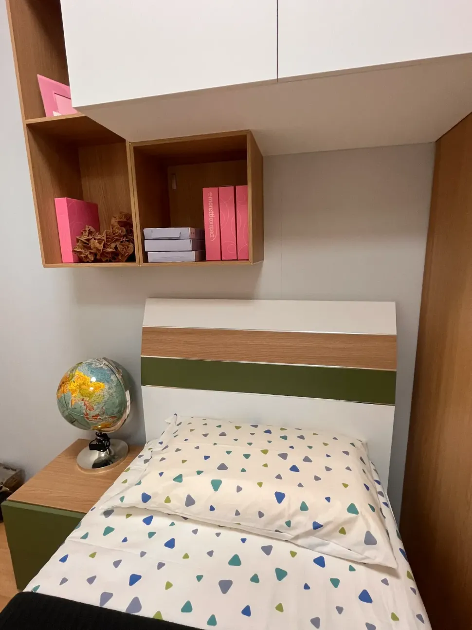 Cameretta in laminato opaco Young Moretti compact camerette scontata a PREZZI OUTLET