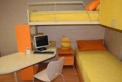 Cameretta Klou giallo arancio Battistella con letto a ponte scontata