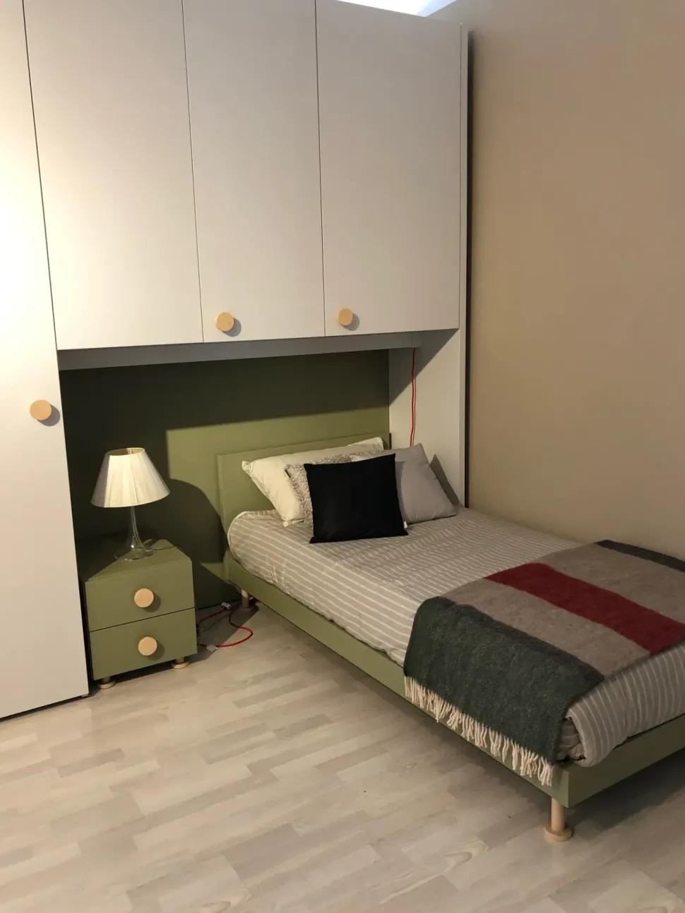 Cameretta Ribe Erba mobili letti a terra scontata