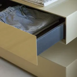 Cassettiera And per una camera Design a marchio Mogg scontata