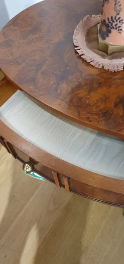 Cassettiera Classica modello Ovale in radica con ribalta a marchio Artigianale a prezzo scontato