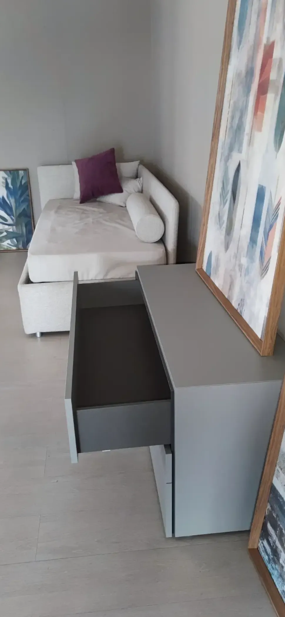 Cassettiera Filnox per una camera Design a marchio Caccaro scontata