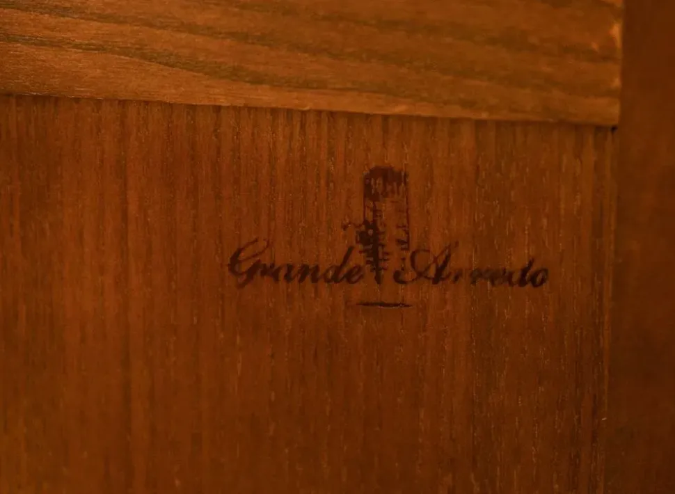 Cassettiera Gruppo in ciliegio massello Grande arredo in Legno in offerta