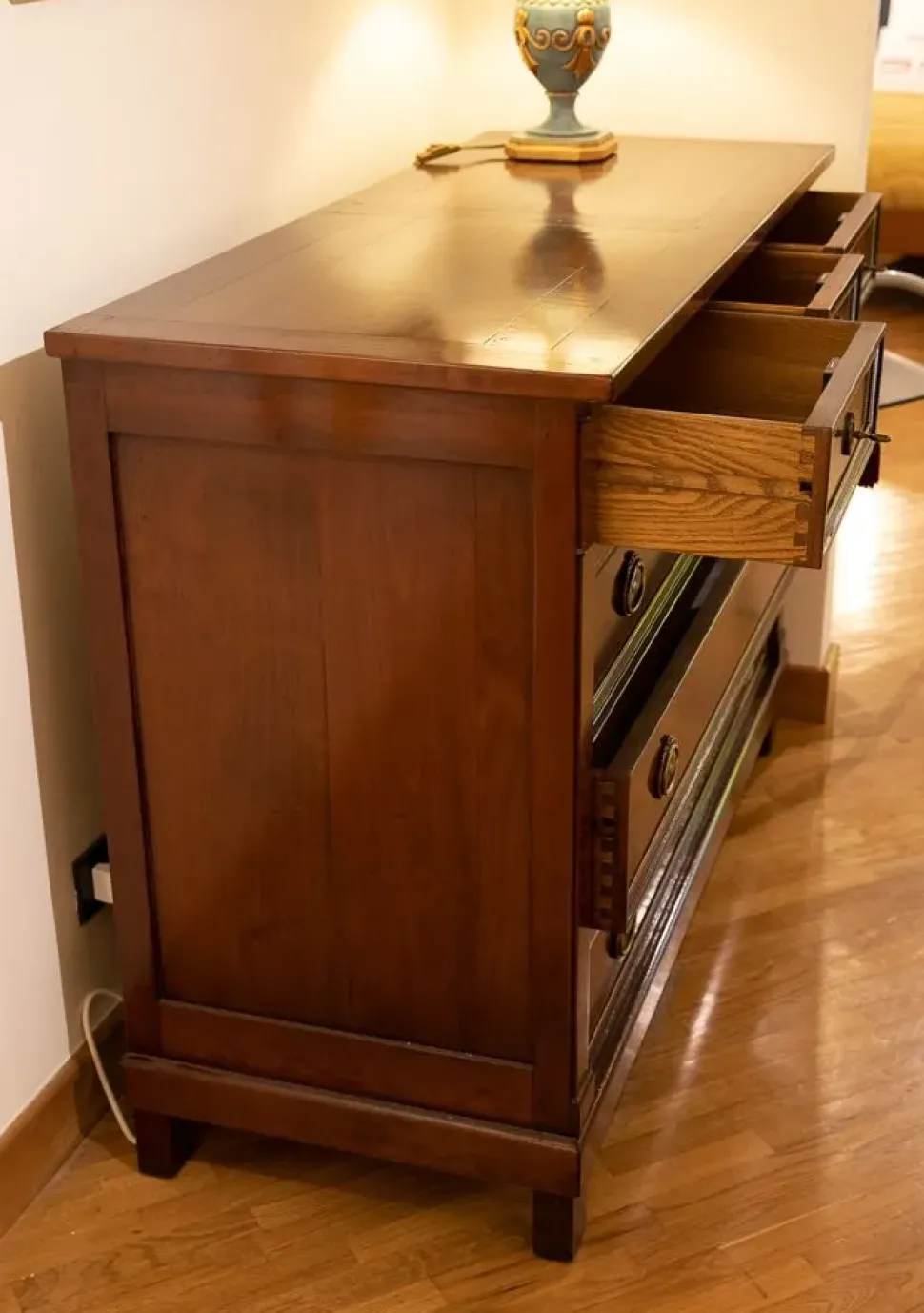 Cassettiera Gruppo in ciliegio massello Grande arredo in Legno in offerta