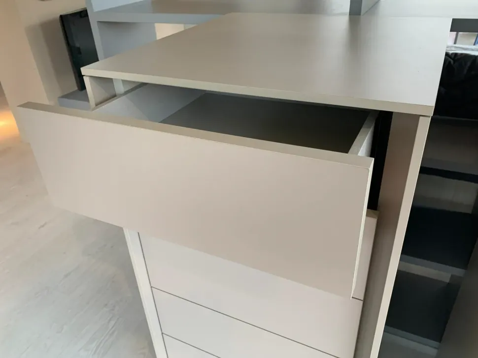 Cassettiera modello Bilbao in Laccato opaco Cinquanta3 in offerta