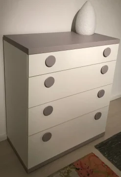 Cassettiera Moderna modello qik a marchio Doimo cityline a prezzo Outlet