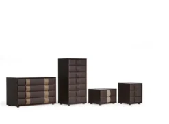 Cassettiera O b i per una camera Moderna a marchio Poltrona frau scontata