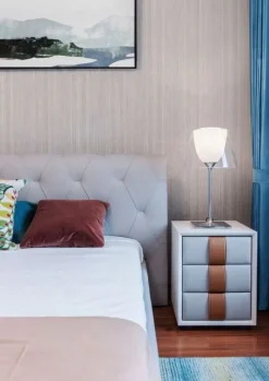 Cassettiera O b i per una camera Moderna a marchio Poltrona frau scontata