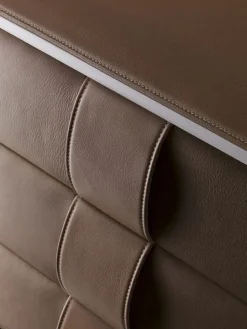 Cassettiera O b i per una camera Moderna a marchio Poltrona frau scontata