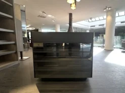 Cassettiera Set up  per una camera Design a marchio Poliform scontata