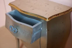 Cassettiera Shabby chic modello Foglia argento a marchio Artigianale a prezzo scontato