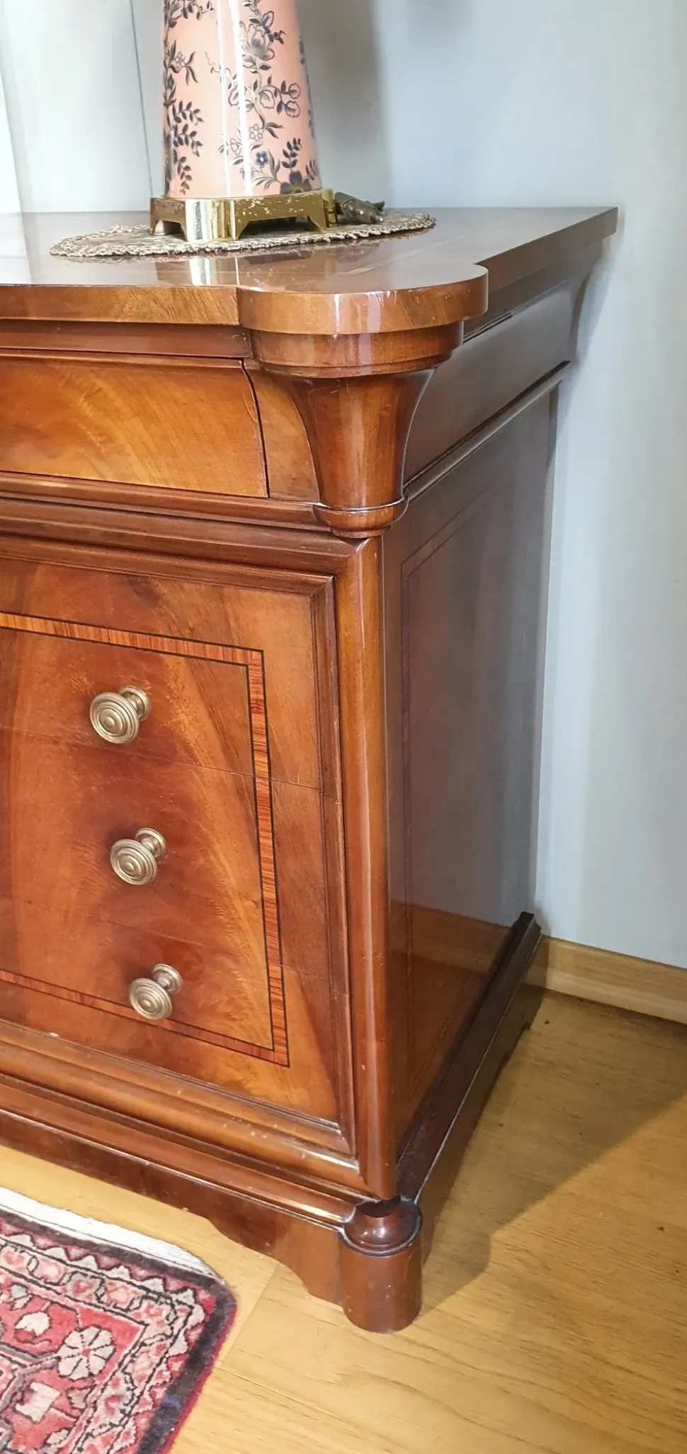 Cassettiera Stile '800 in piuma di noce Artigianale in Legno a prezzi convenienti