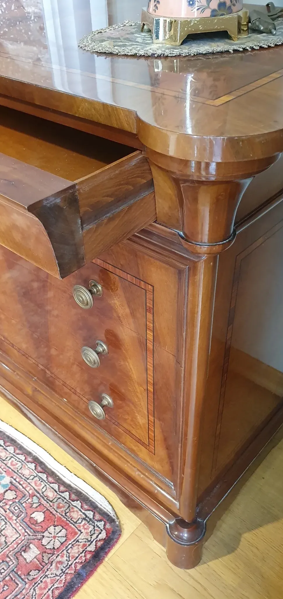 Cassettiera Stile '800 in piuma di noce Artigianale in Legno a prezzi convenienti