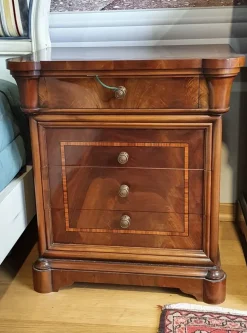 Cassettiera Stile '800 in piuma di noce Artigianale in Legno a prezzi convenienti