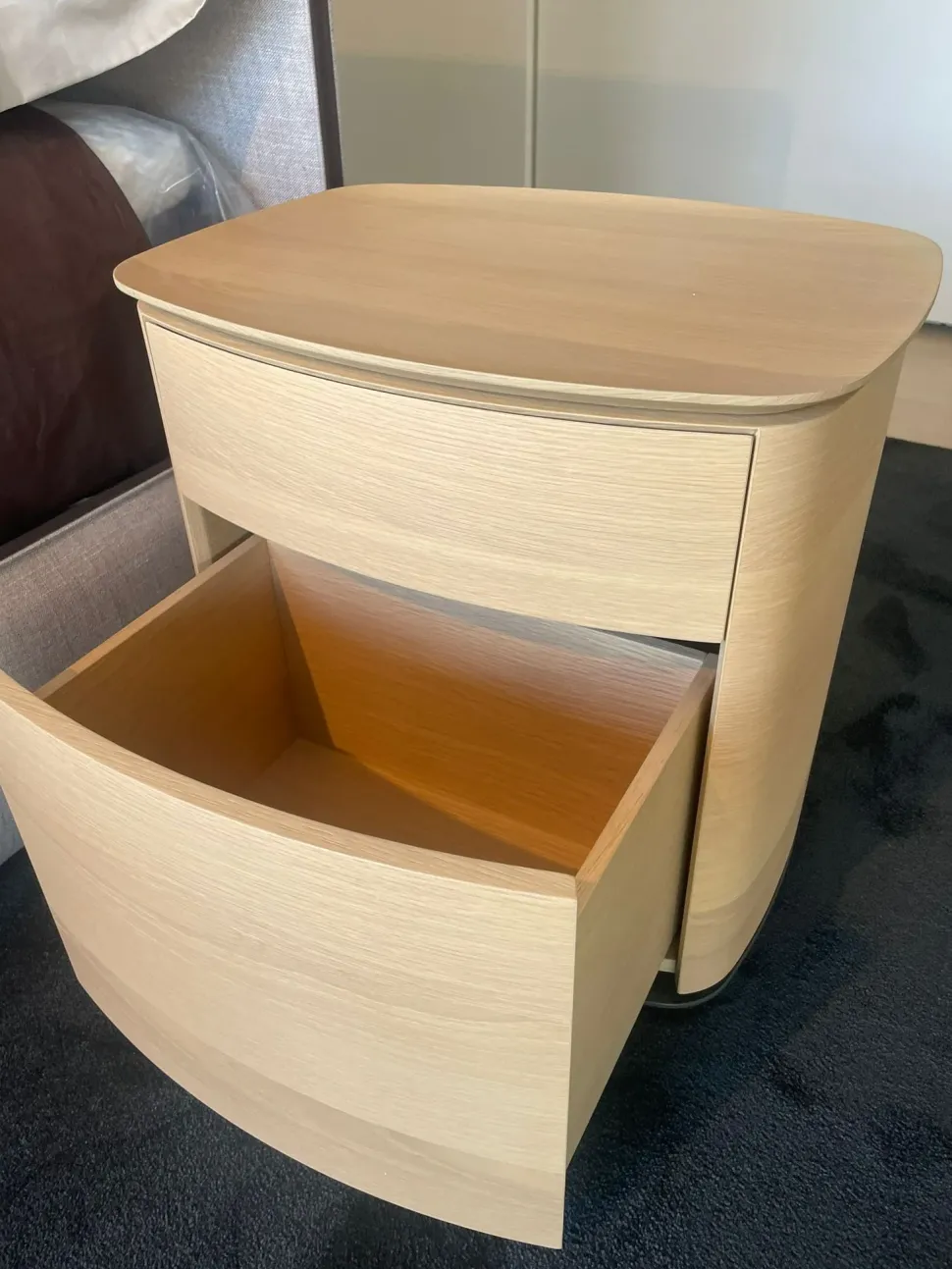 Comodino 4040 Molteni & c a prezzo scontato