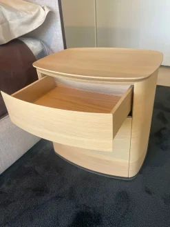 Comodino 4040 Molteni & c a prezzo scontato