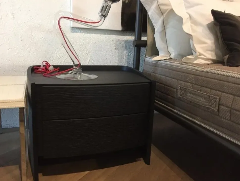 Comodino Adj Alf da fre scontato per una camera moderna