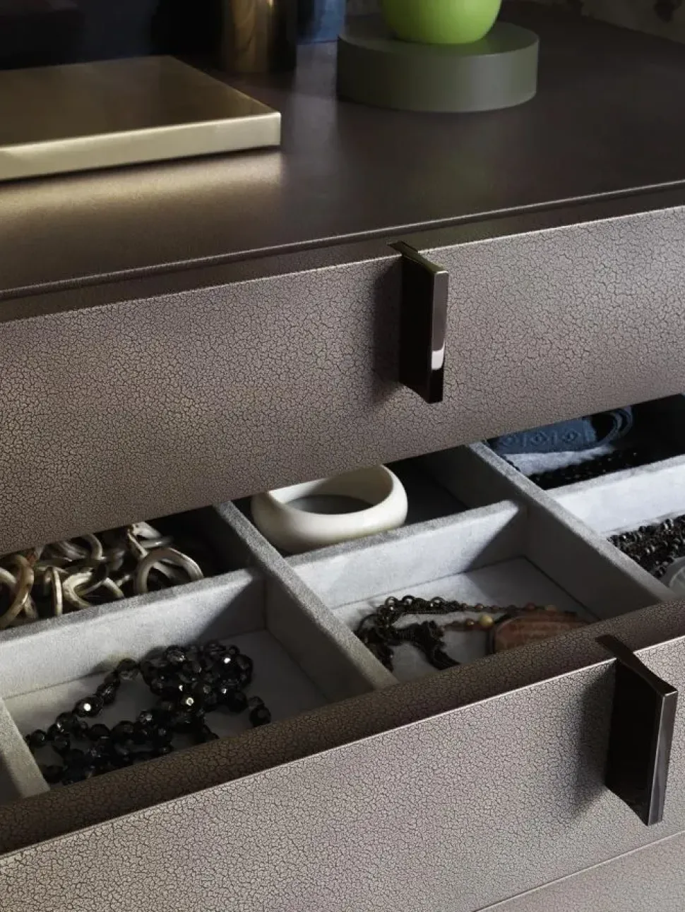 Comodino Ari a marchio Flou a prezzo riservato approfittane ora!