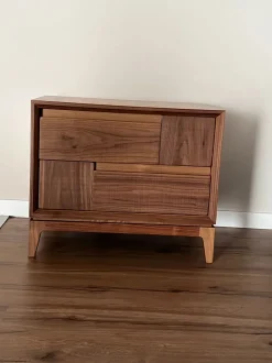 Comodino Artigianale a prezzo scontato. Acquista online!