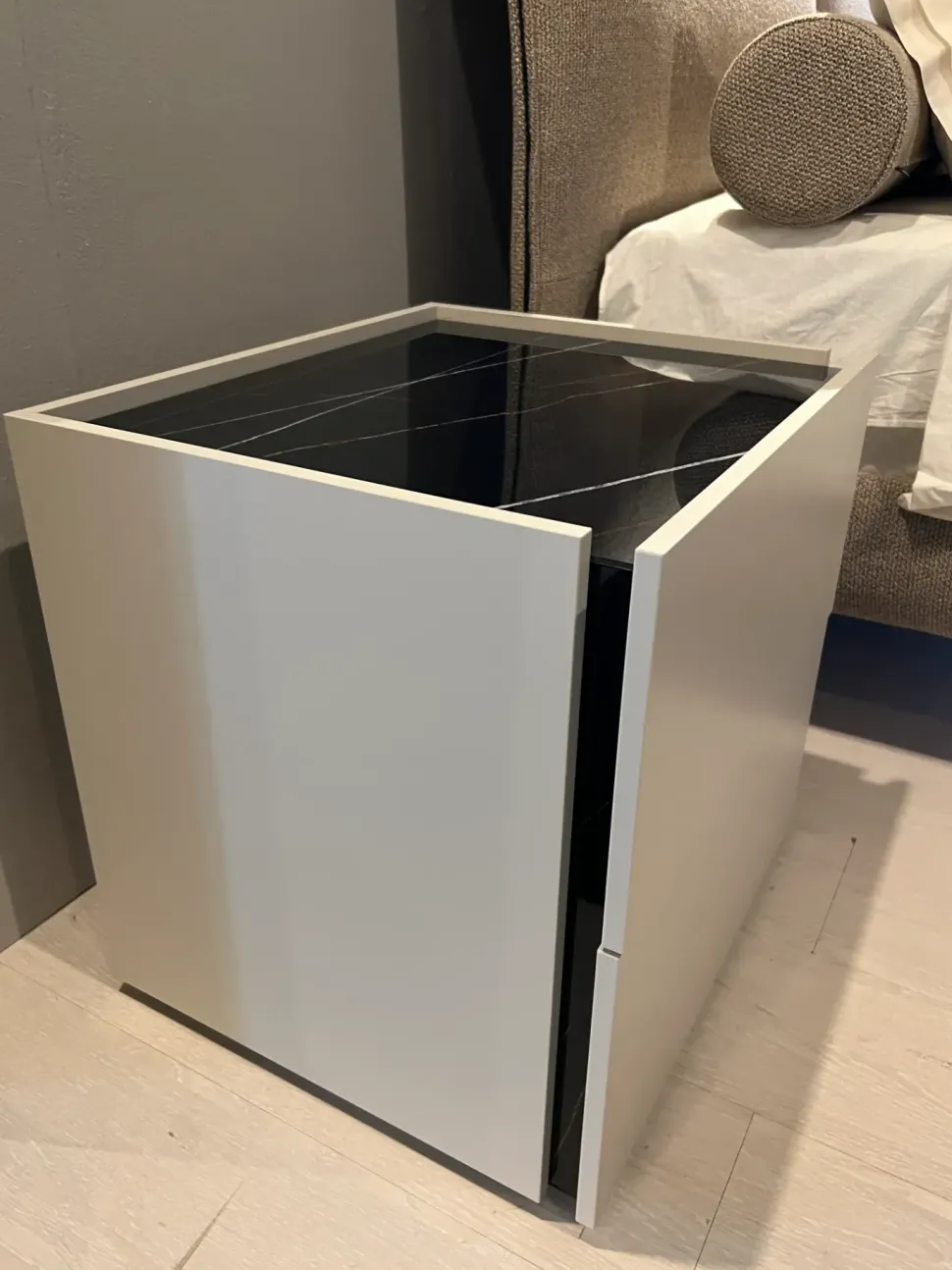 Comodino Atlante Pianca a prezzo ribassato