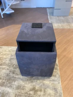 Comodino Bolzan modello Ares a prezzo ribassato in ecopelle