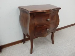 Comodino Bombato di Fratelli mirandola a prezzo scontato