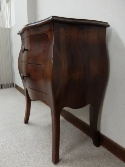 Comodino Bombato di Fratelli mirandola a prezzo scontato