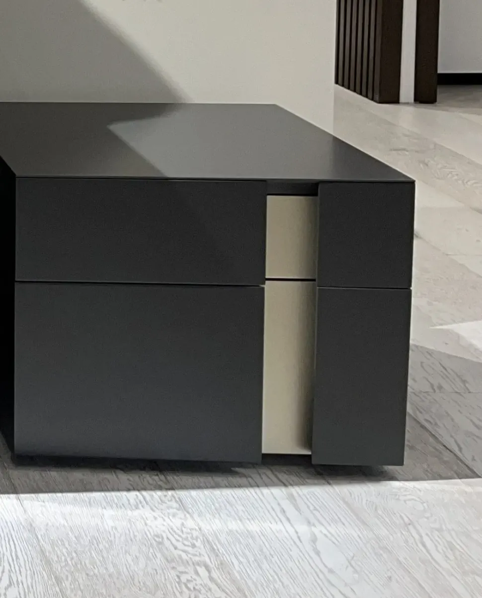 Comodino Comodino inside presotto di Presotto a prezzo ribassato