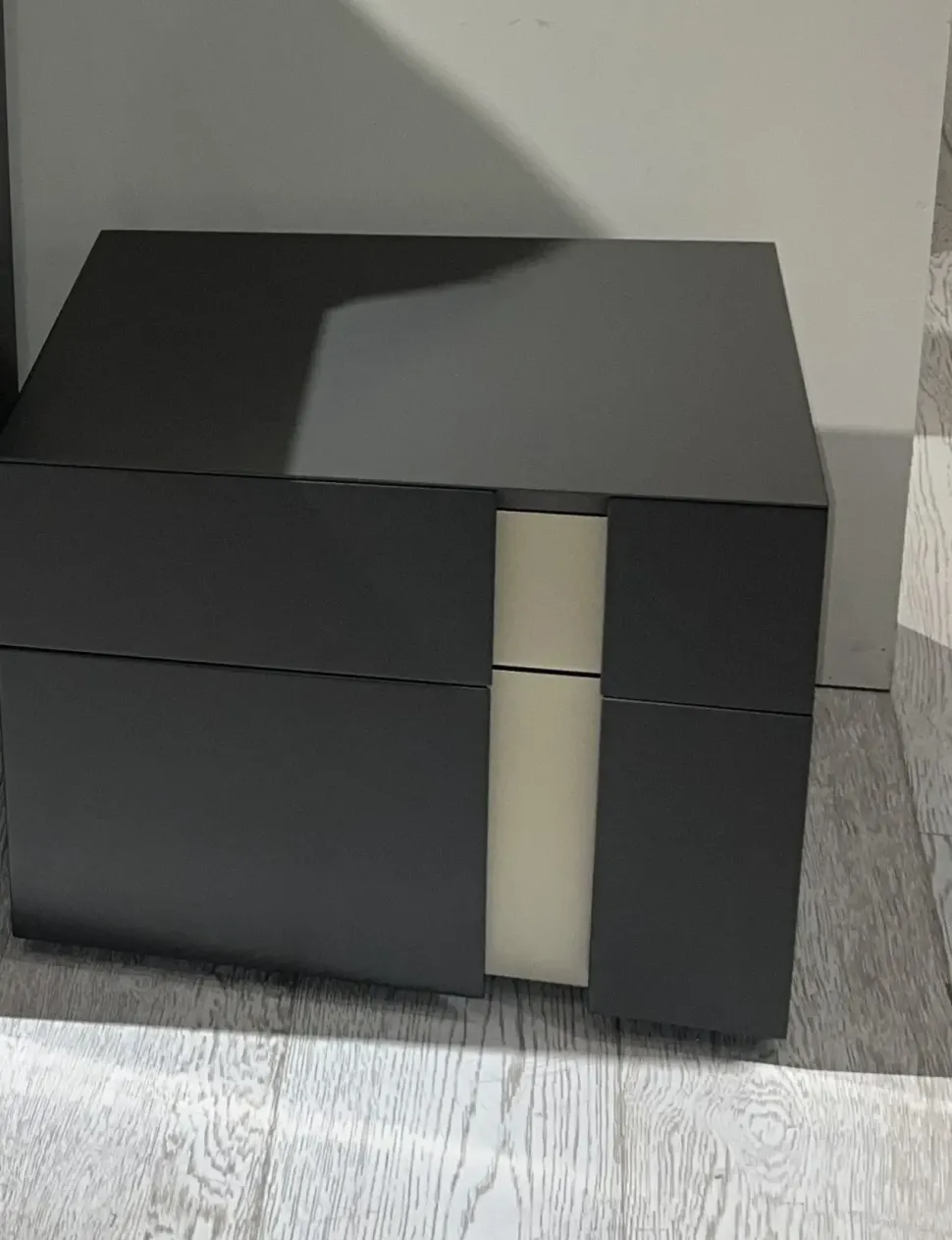 Comodino Comodino inside presotto di Presotto a prezzo ribassato