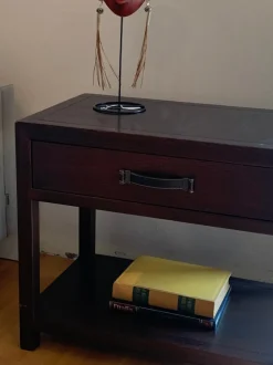 Comodino Comodino rovere moro di Artigianale a PREZZI OUTLET